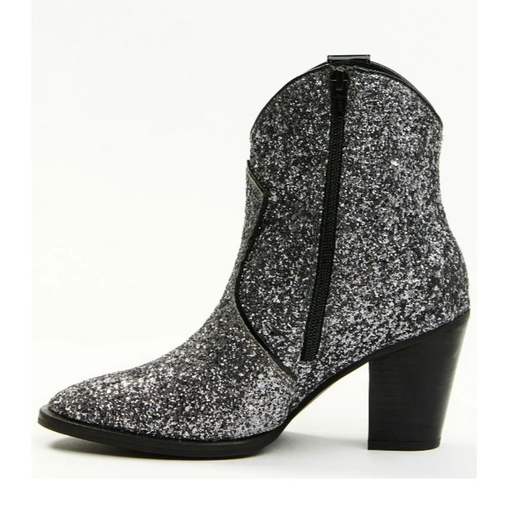Idyllwind Miranda Lambert Stop and Stare Booties Silver Glitter Size 7